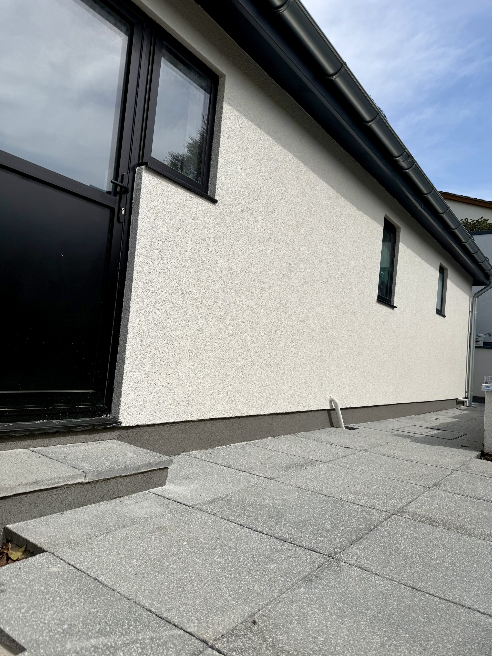Chalk White silicone render side wall finish, Portishead