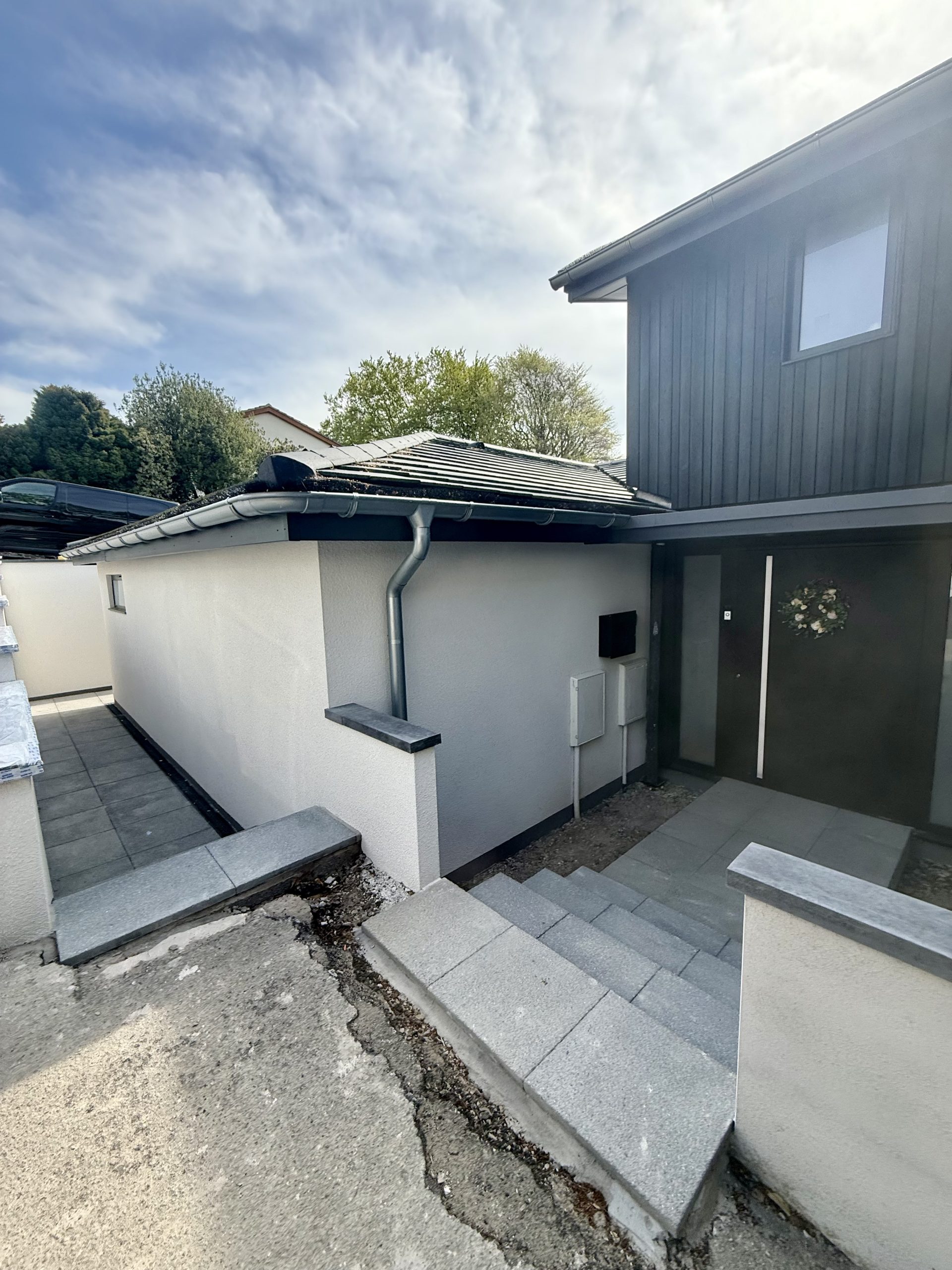 Chalk White silicone render finish, front entrance – house render Portishead