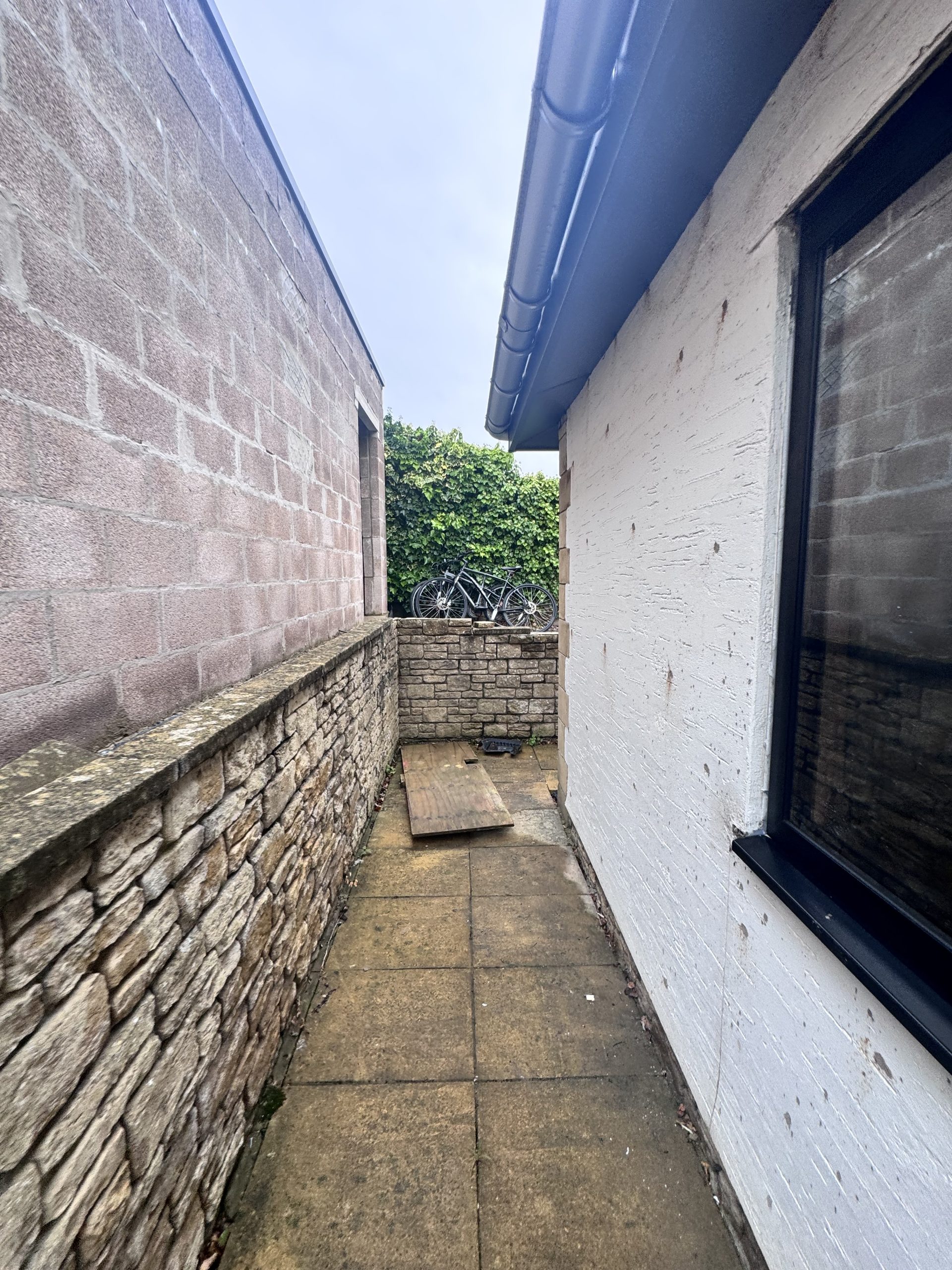 Unrendered garden wall before silicone render, Portishead render project